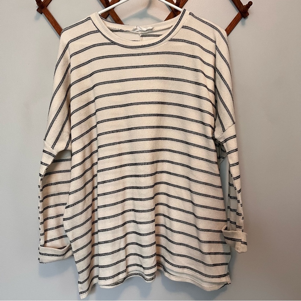 Carly Jean Los Angeles Boxy Sweater
